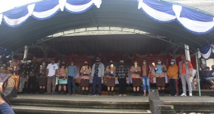 Mengakhiri Semester Tahun Pelajaran 2021/2022, SMAN 1 Kintamani  Menggelar “Sadhu Wirasa”