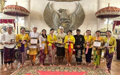 DELEGASI TIM JURNALISTIK SMAN 1 KINTAMANI SABET JUARA PADA AJANG LOMBA MADING SISWA HINDU KE-17  TINGKAT PROVINSI BALI TAHUN 2023