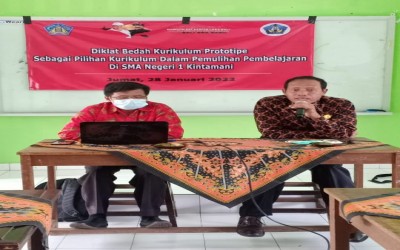SMAN 1 Kintamani melaksanakan Bedah Kurikulum Prototipe